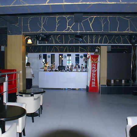 Hotel Vakhtanguri Batumi Esterno foto