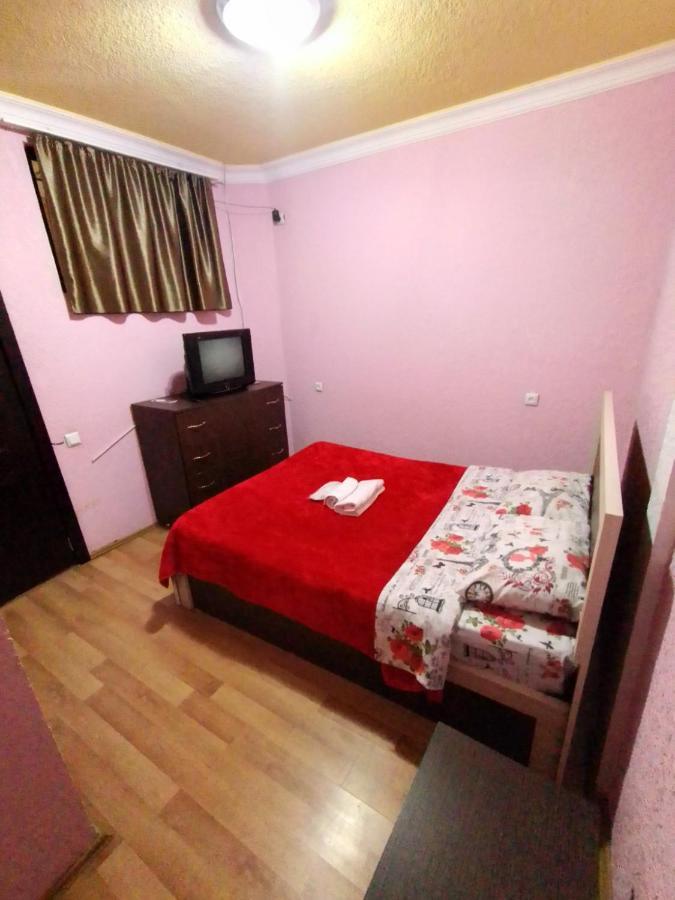 Hotel Vakhtanguri Batumi Esterno foto