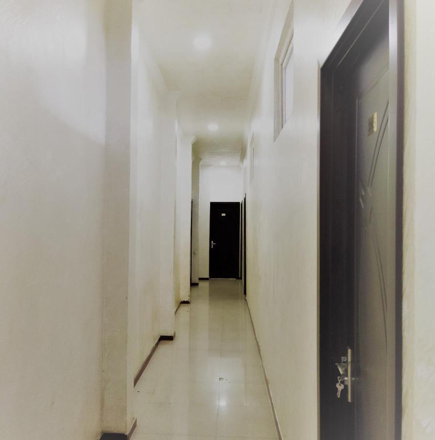 Hotel Vakhtanguri Batumi Esterno foto