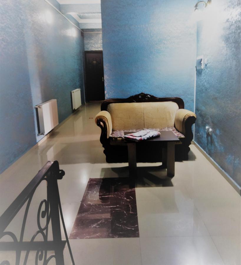 Hotel Vakhtanguri Batumi Esterno foto