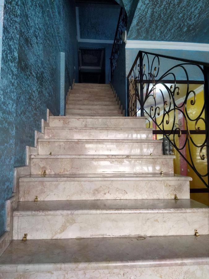 Hotel Vakhtanguri Batumi Esterno foto