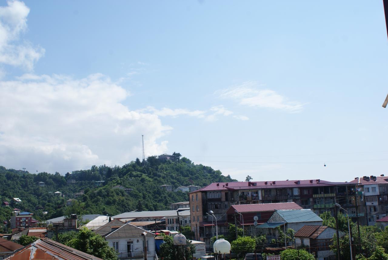 Hotel Vakhtanguri Batumi Esterno foto