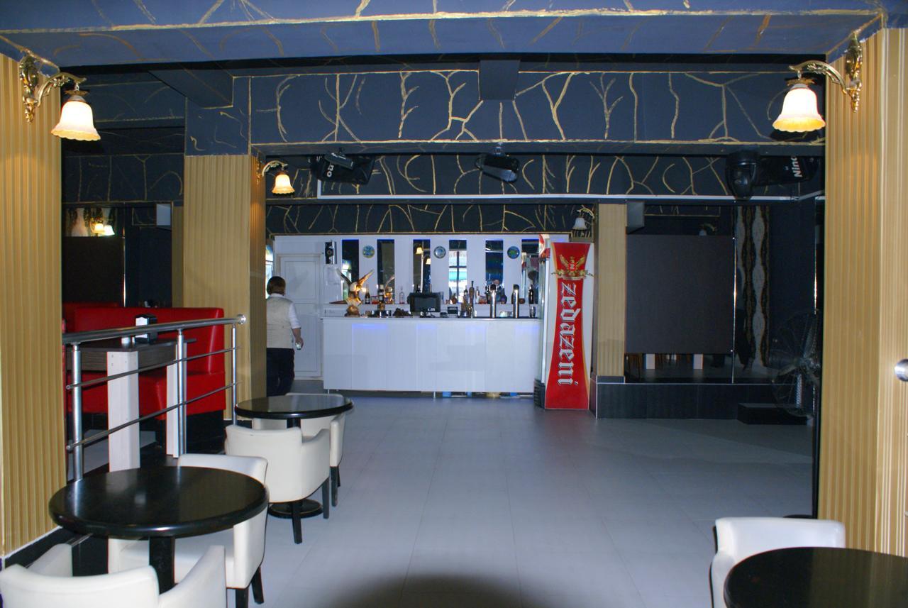 Hotel Vakhtanguri Batumi Esterno foto
