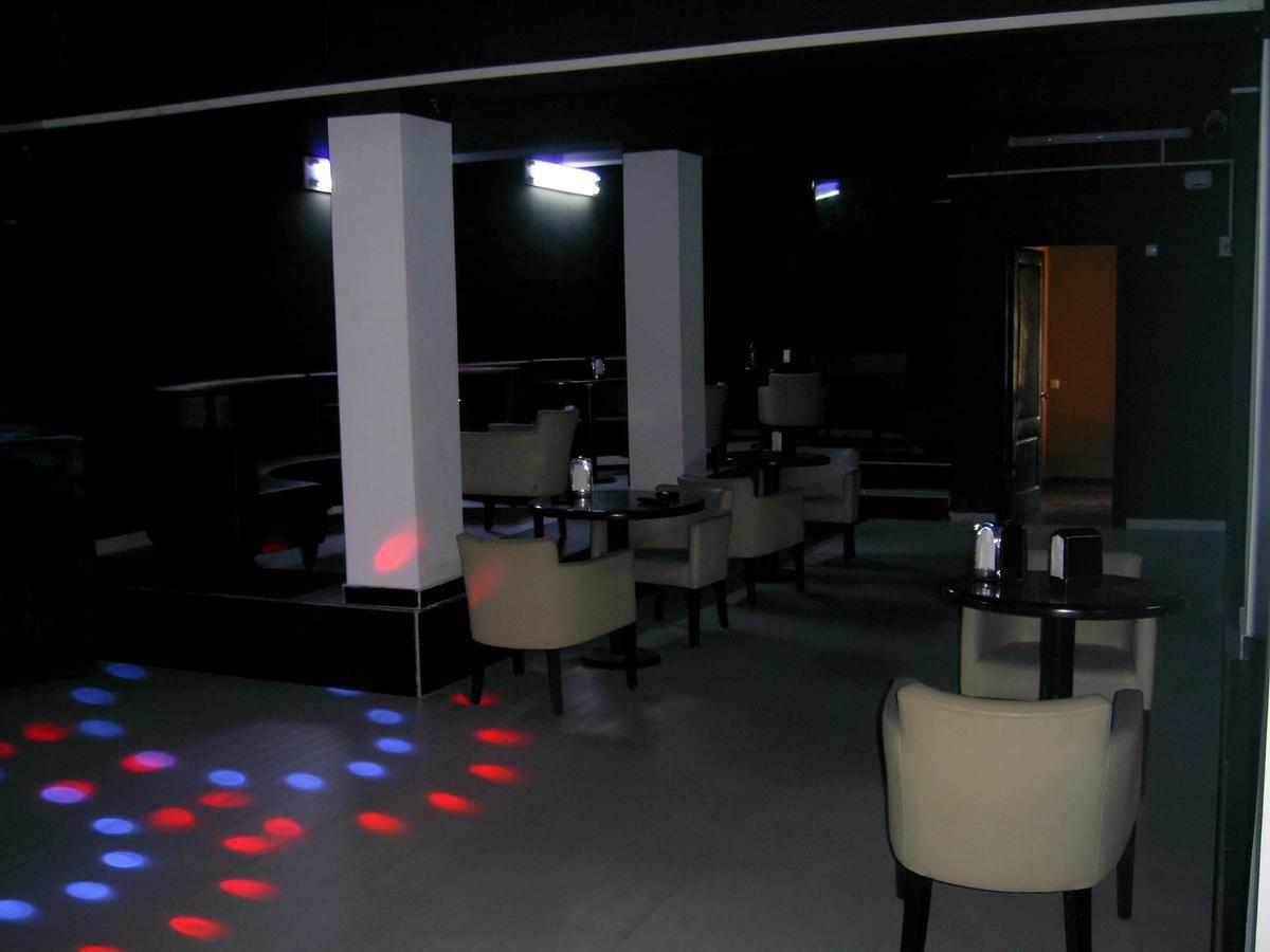 Hotel Vakhtanguri Batumi Esterno foto
