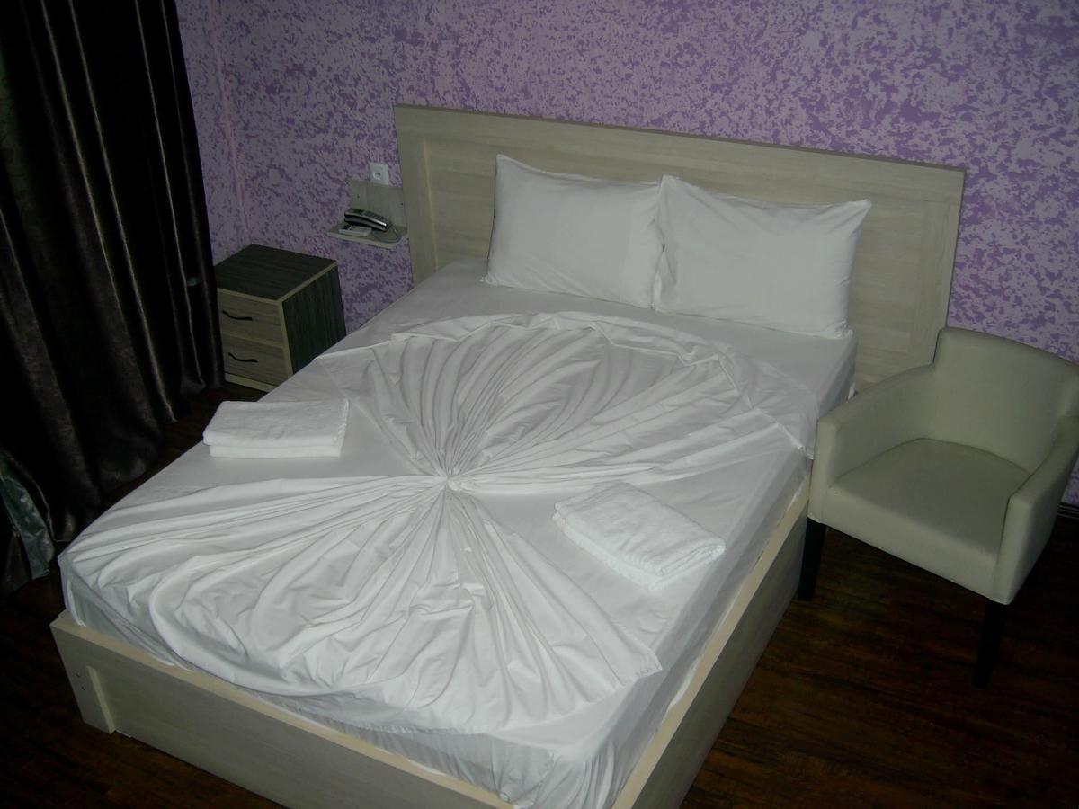 Hotel Vakhtanguri Batumi Esterno foto