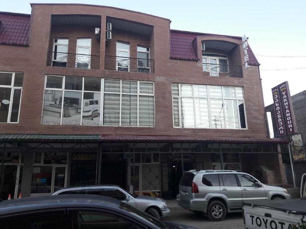 Hotel Vakhtanguri Batumi Esterno foto